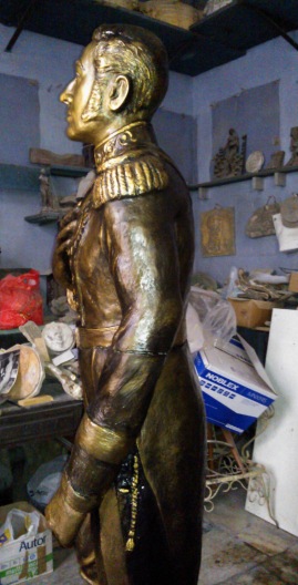 estatua san martin de pie